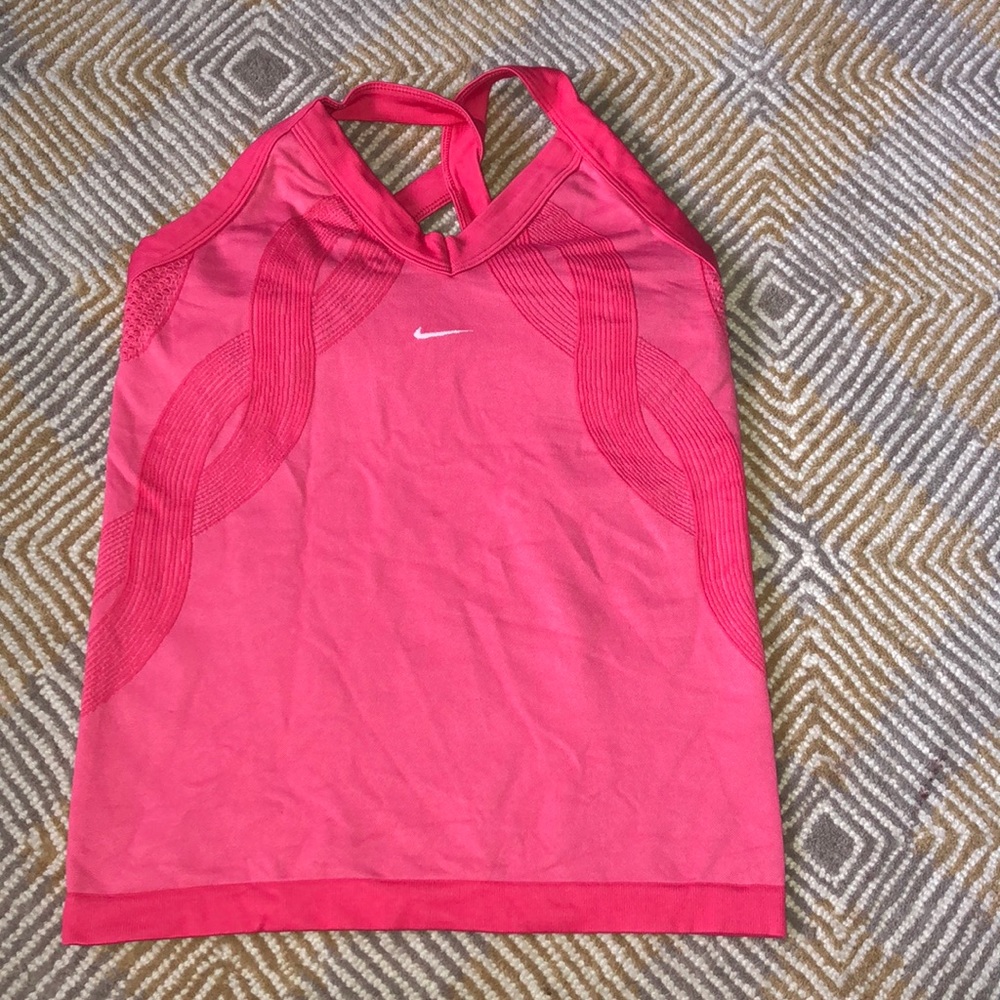 NIKE work out tank top w/ built in bra